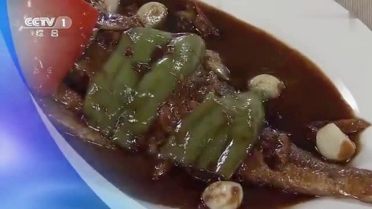 【家焖黄花鱼】经过焖制的黄花鱼软嫩入味,浓郁的汤汁令人唇齿留香,滋补又解馋,一定不能错过!